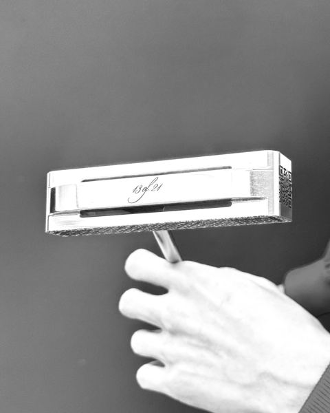 Number 13 of 21 engraved on the head, black and white